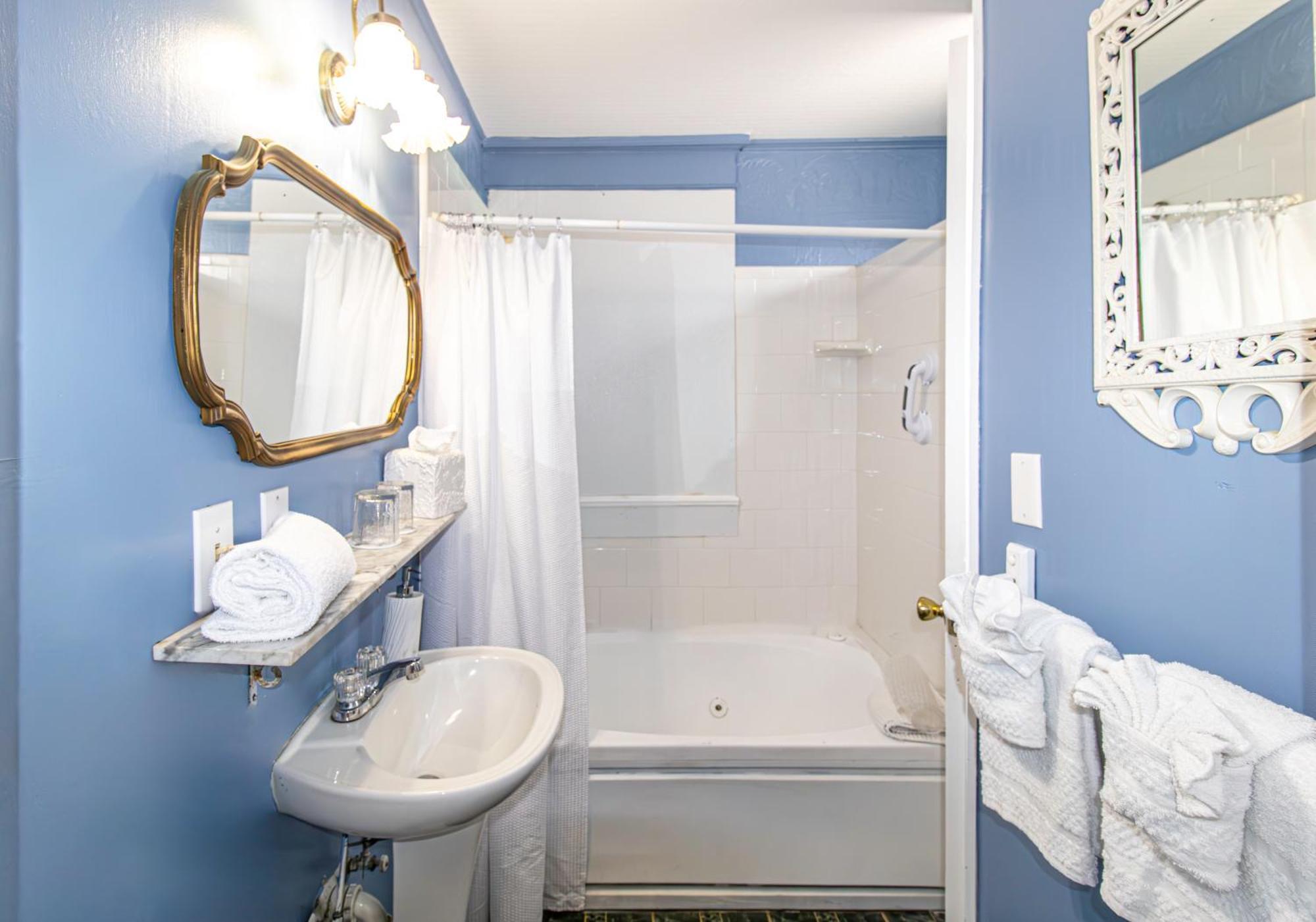 Southern Wind Bed & Breakfast 3*